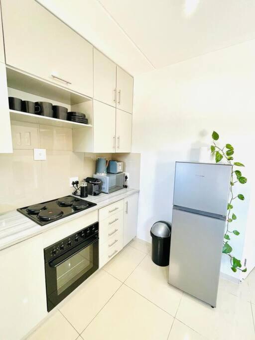 Trendy, Comfortable 1 Bedroom Apartments In Umtata Exterior photo