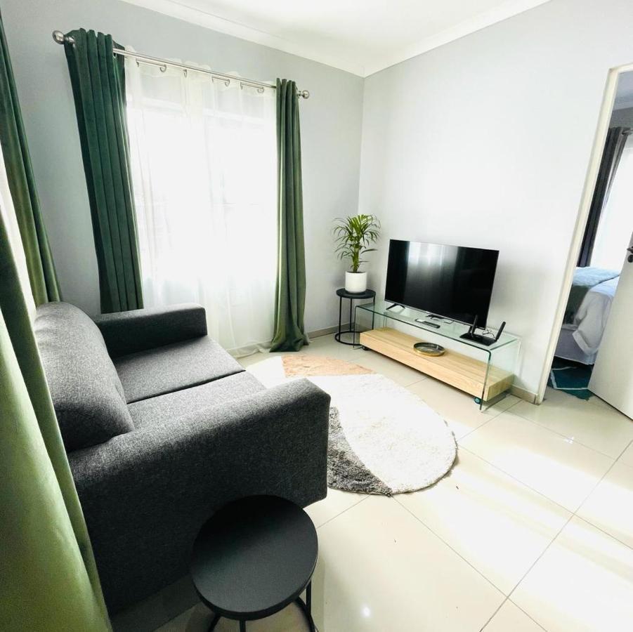 Trendy, Comfortable 1 Bedroom Apartments In Umtata Exterior photo