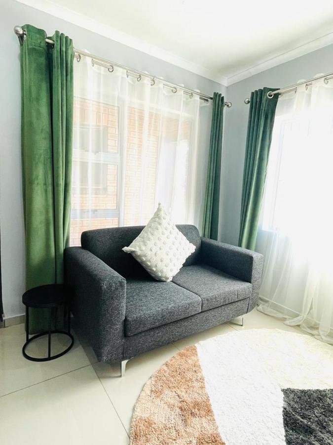 Trendy, Comfortable 1 Bedroom Apartments In Umtata Exterior photo