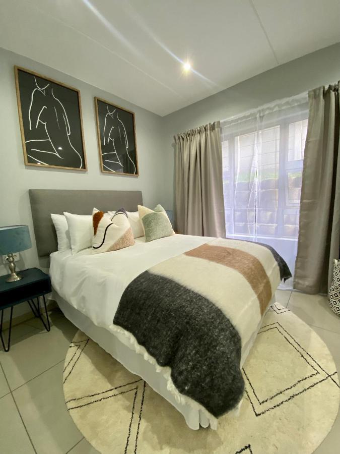 Trendy, Comfortable 1 Bedroom Apartments In Umtata Exterior photo