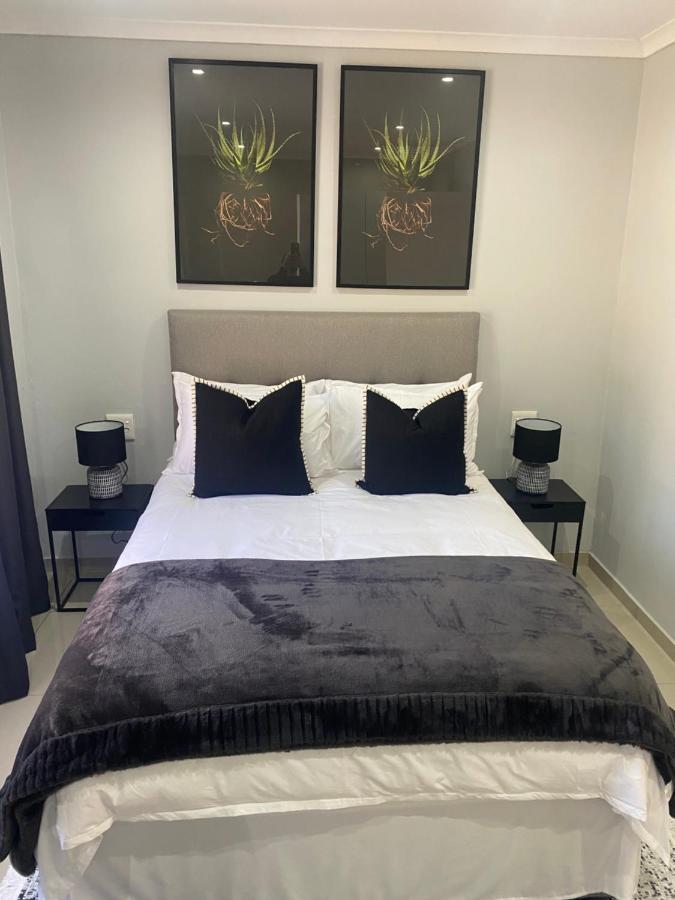 Trendy, Comfortable 1 Bedroom Apartments In Umtata Exterior photo