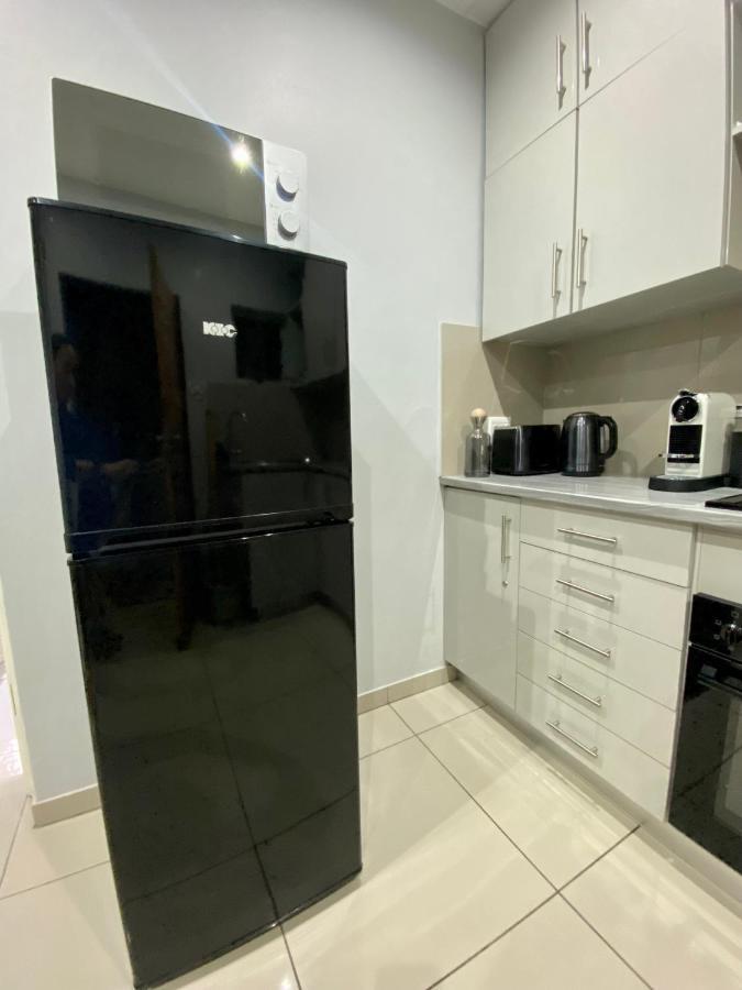 Trendy, Comfortable 1 Bedroom Apartments In Umtata Exterior photo