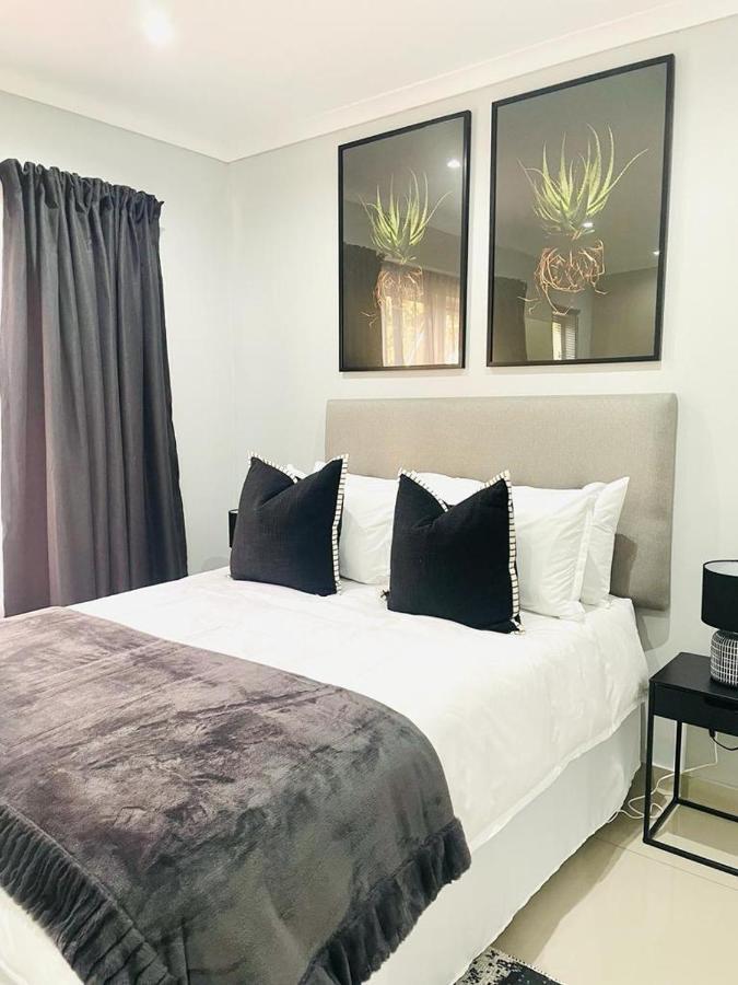 Trendy, Comfortable 1 Bedroom Apartments In Umtata Exterior photo