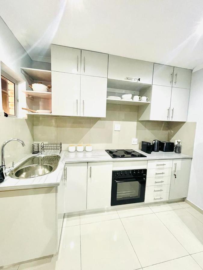 Trendy, Comfortable 1 Bedroom Apartments In Umtata Exterior photo