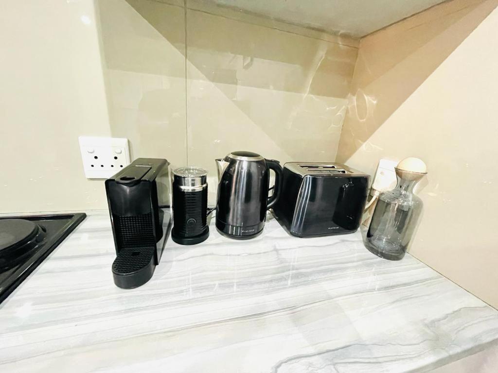 Trendy, Comfortable 1 Bedroom Apartments In Umtata Exterior photo