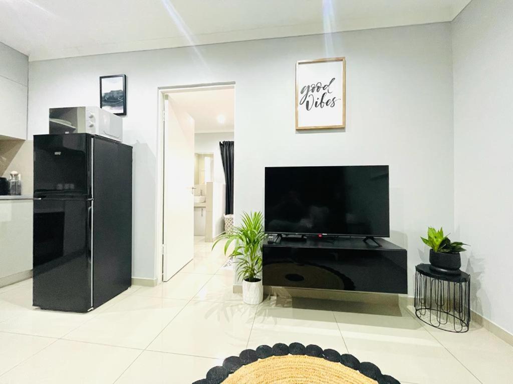 Trendy, Comfortable 1 Bedroom Apartments In Umtata Exterior photo