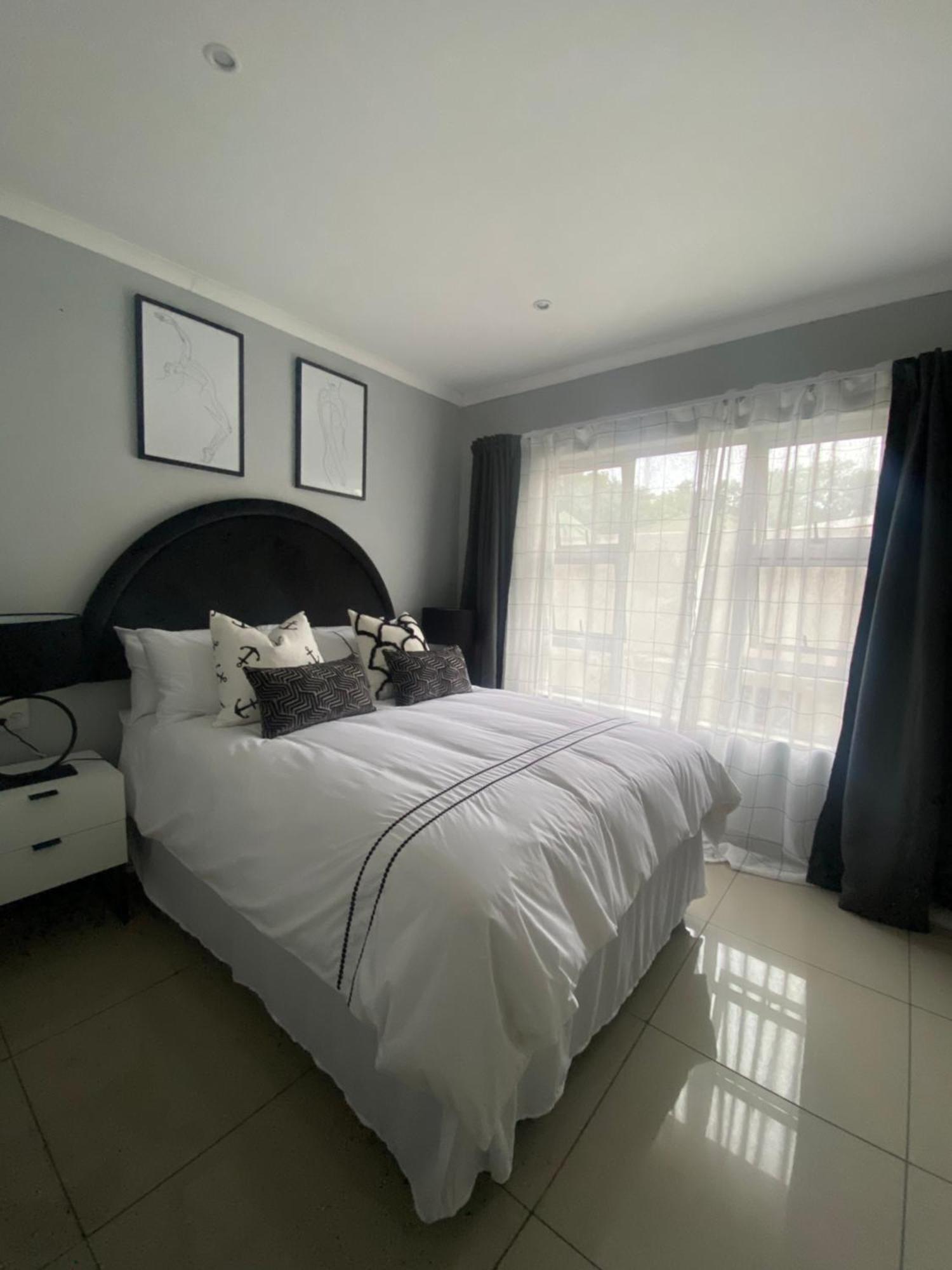 Trendy, Comfortable 1 Bedroom Apartments In Umtata Exterior photo