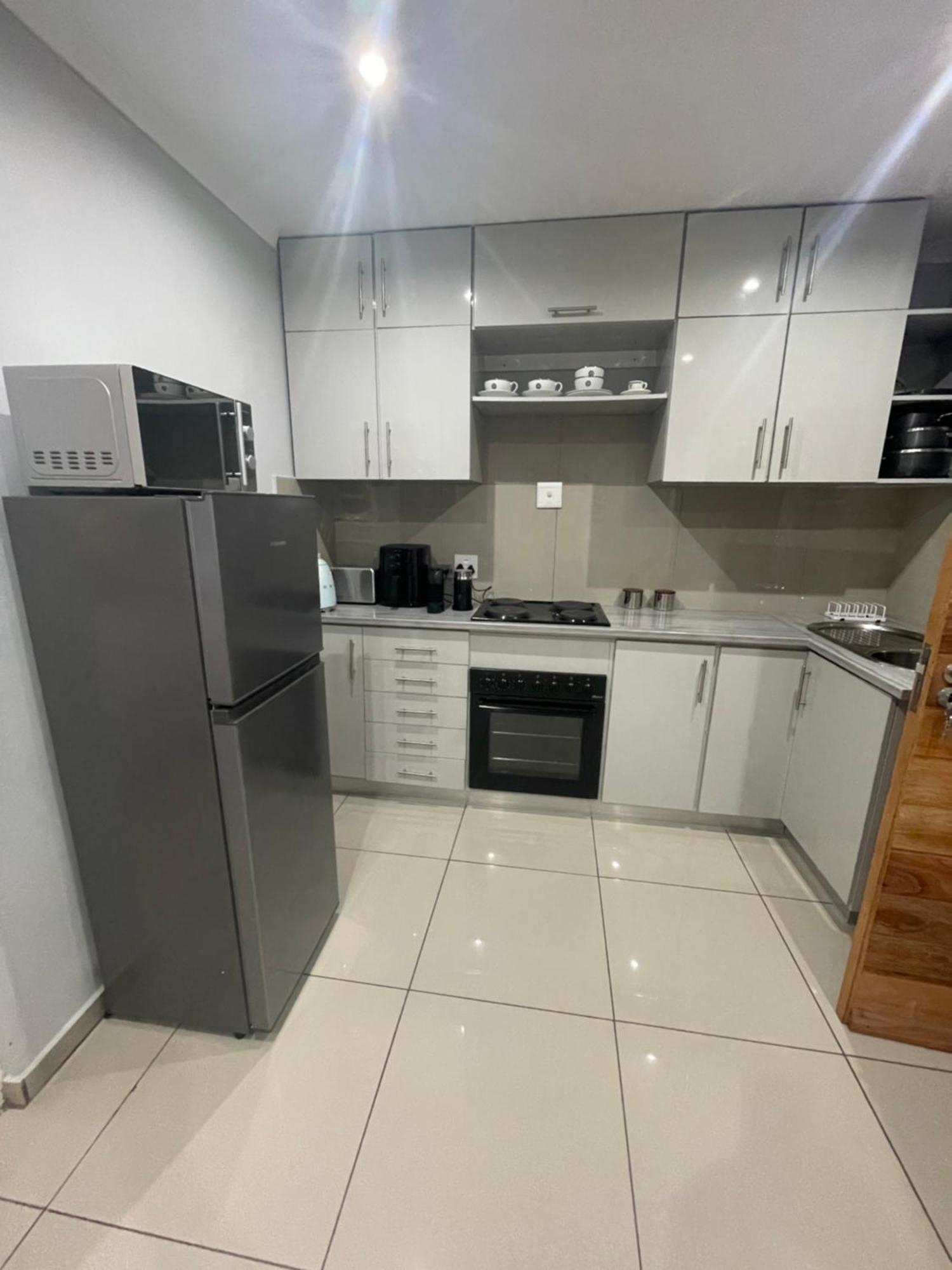 Trendy, Comfortable 1 Bedroom Apartments In Umtata Exterior photo