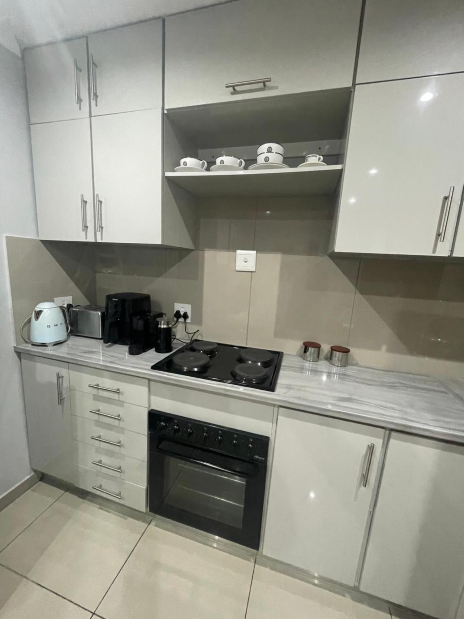 Trendy, Comfortable 1 Bedroom Apartments In Umtata Exterior photo