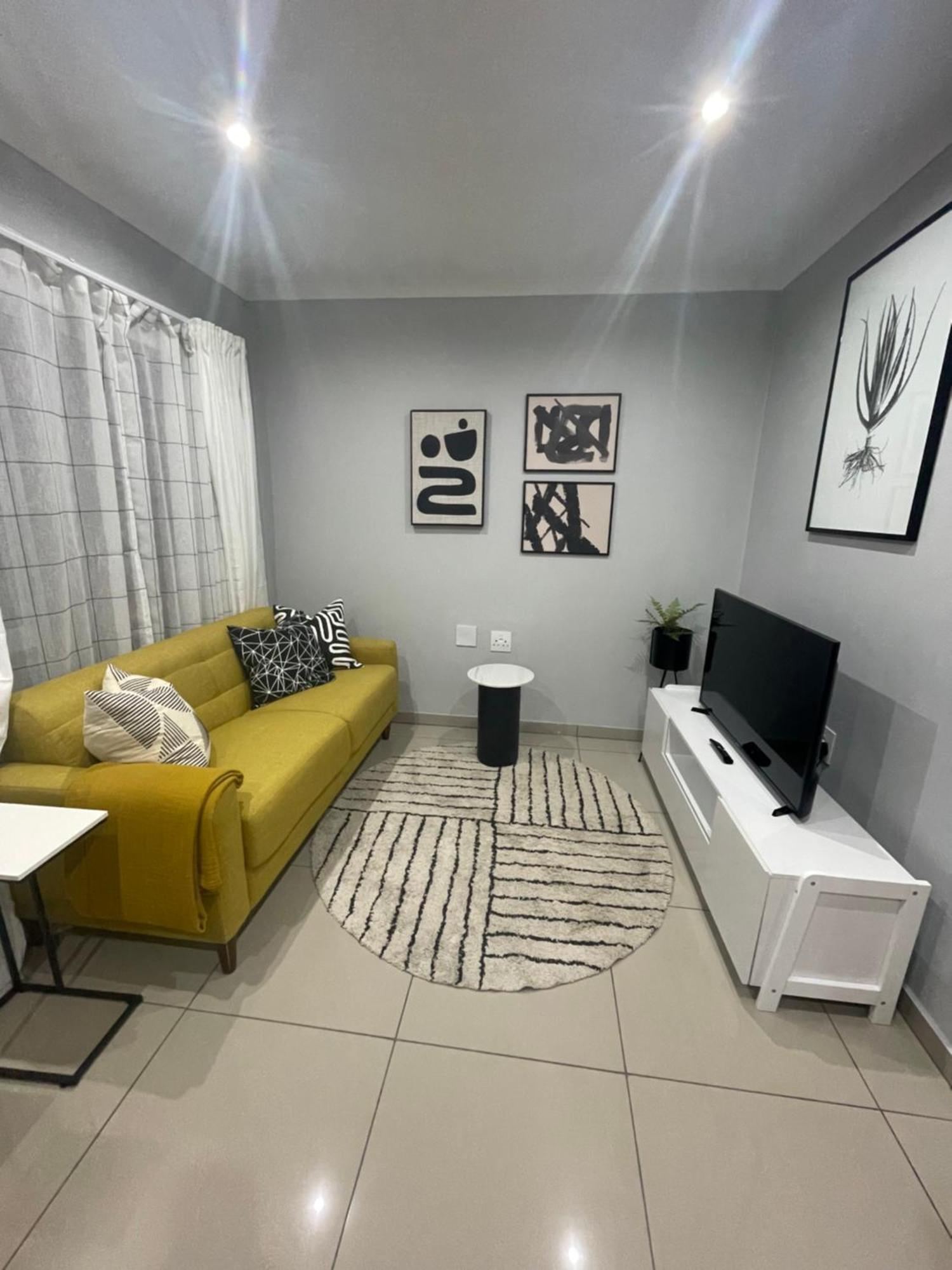 Trendy, Comfortable 1 Bedroom Apartments In Umtata Exterior photo