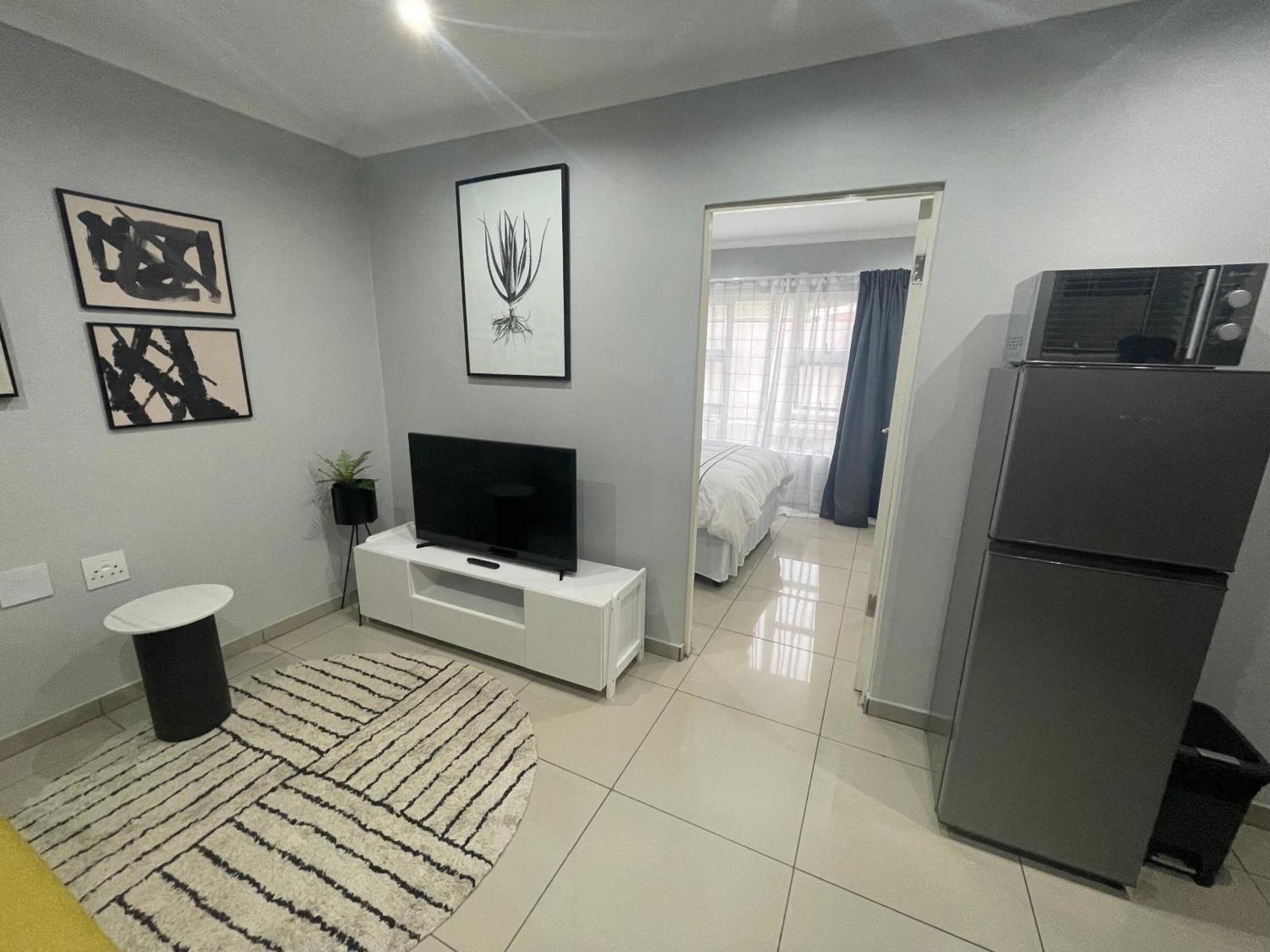 Trendy, Comfortable 1 Bedroom Apartments In Umtata Exterior photo