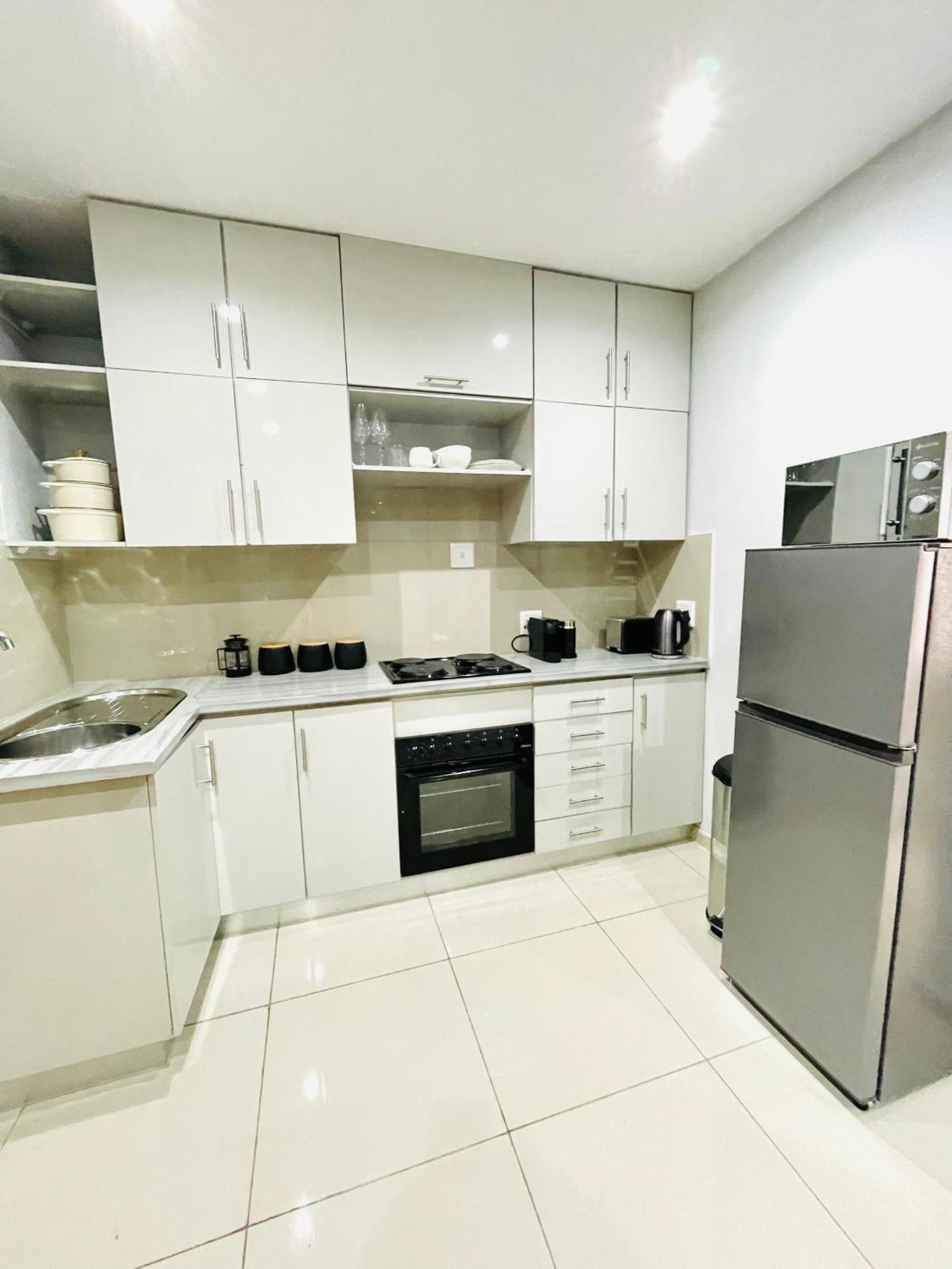 Trendy, Comfortable 1 Bedroom Apartments In Umtata Exterior photo
