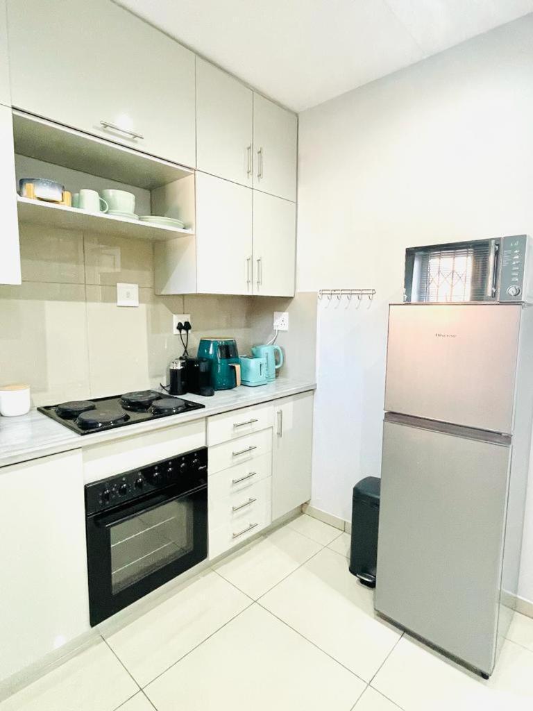Trendy, Comfortable 1 Bedroom Apartments In Umtata Exterior photo